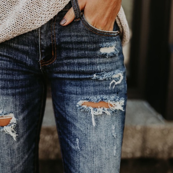 NWT Dark Rinse Ripped Skinny Stretch Jeans - Picture 3 of 7